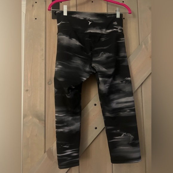 Old Navy Active Go Dry 3/4 Legging - Picture 6 of 7